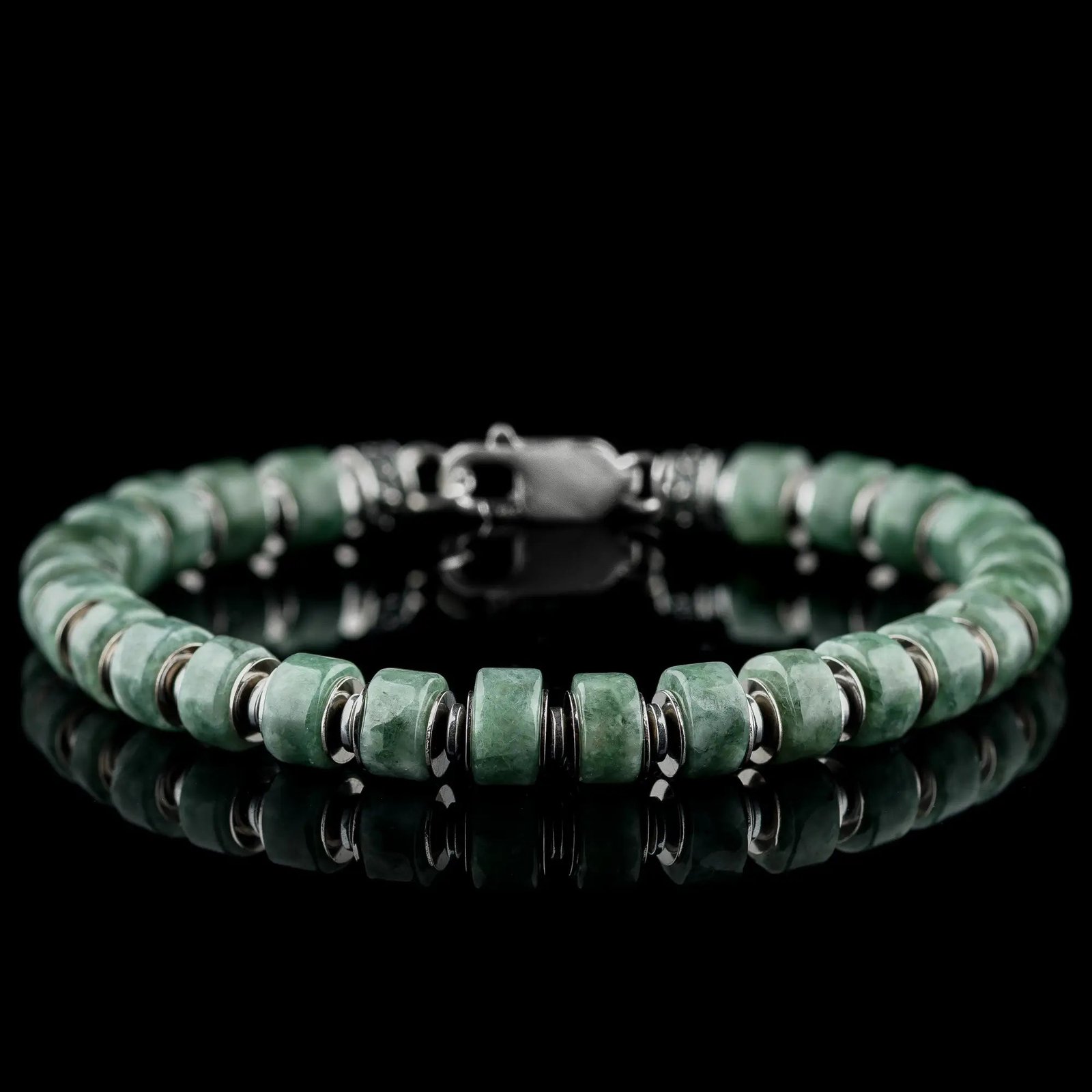 BurmeseGreenJadeBraceletXXI_7.5-8mm_-solo-productshot-2.jpg Burmese Green Jade Bracelet XXI (7.5-8mm) - 图片 1